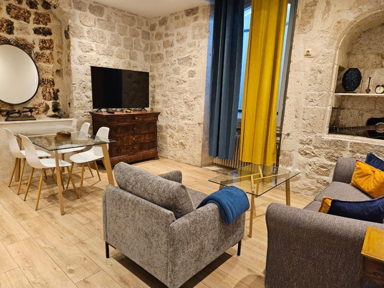 Le Beffroi Aparthotel Tournon-dʼAgenais Buitenkant foto