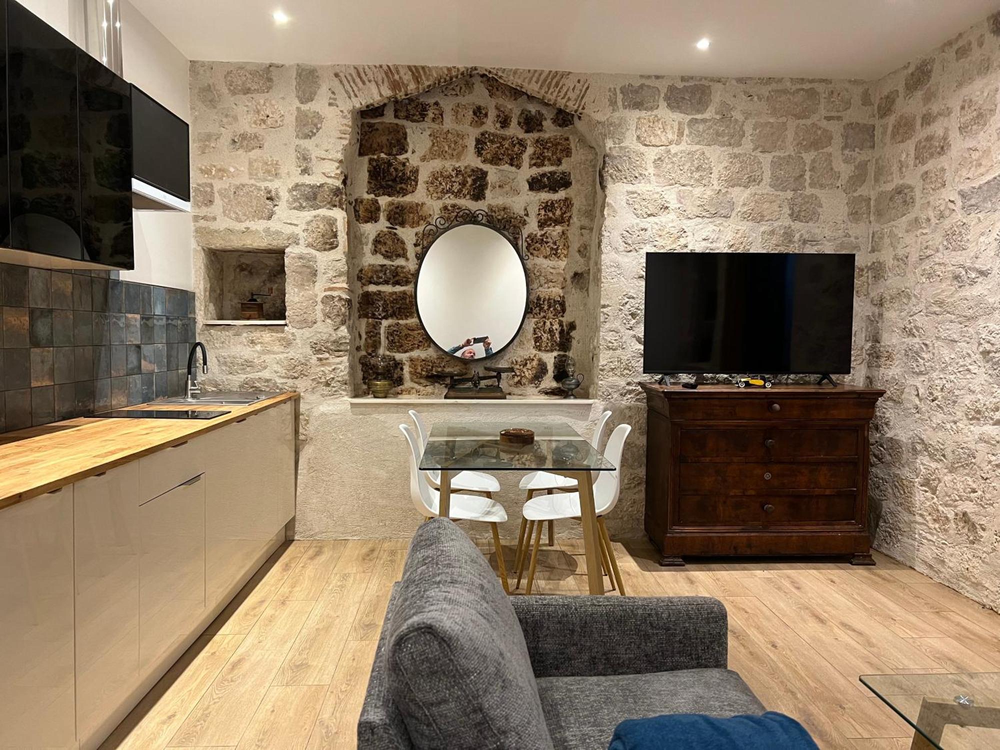 Le Beffroi Aparthotel Tournon-dʼAgenais Buitenkant foto